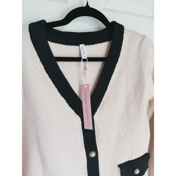 NWT Casly Lamiit V-Neck Cream Cardigan Sweater M Pearl Button Academia Preppy - Picture 9 of 14